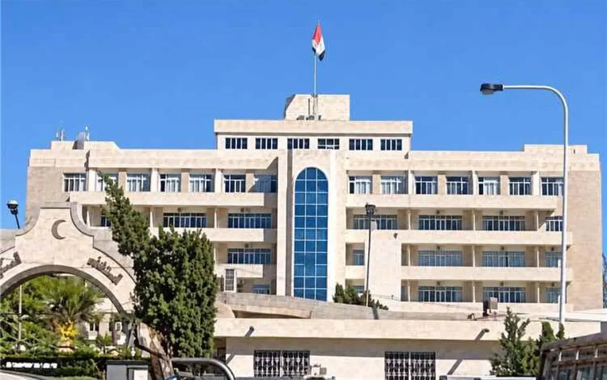 Houthi Commanders and Iranian Expert Arrive at Sanaa Military Hospital Amid Tight Security
