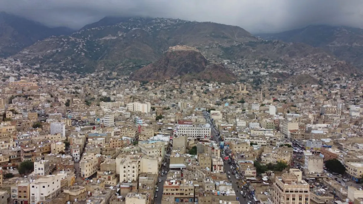 تعز.. رصد نقل قتلى وجرحى حوثيين وسط تحرك عسكري وطبي مكثف